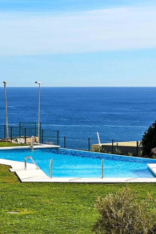 Azata Delmare  - Casares Costa - Apartments with spectacular sea views. Strategically located 250m from the beach, Azata Delmare is a complex of 74 apartments of 2 and 3 bedrooms.