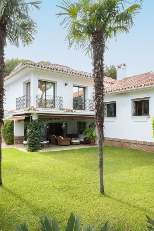 Villa te koop in Los Monteros, Marbella Oost