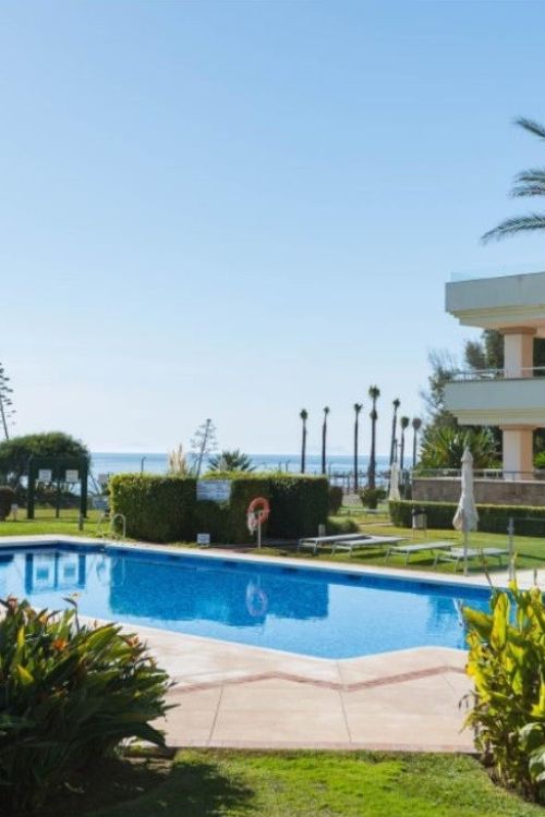 Apartment for sale in Guadalmansa Playa, Estepona East