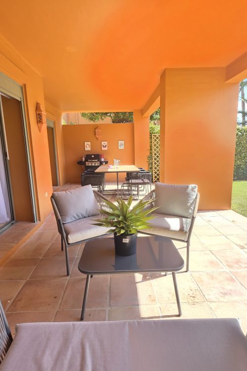 Appartement begane grond te koop in Benatalaya, Estepona Oost