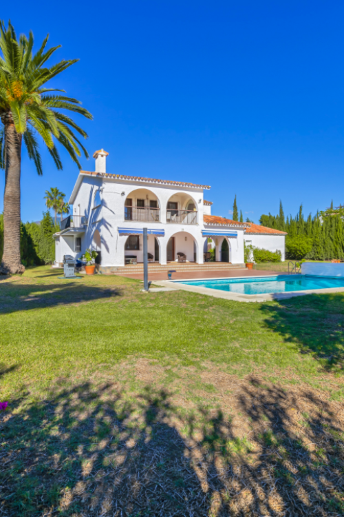 Villa te koop in Atalaya, Estepona Oost