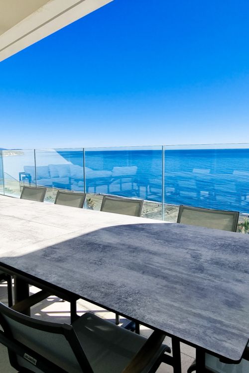  Luxurious 1st line beach penthouse for sale in Estepona, Costa del Sol.