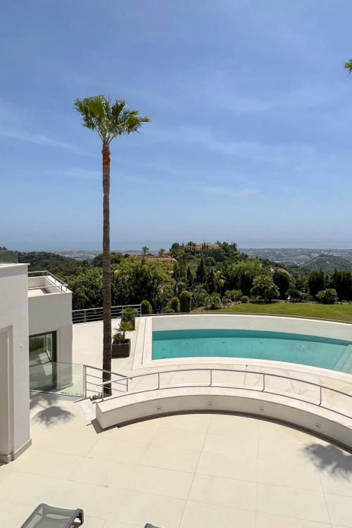 Fantastic modern villa with amazing panoramic sea views in La Zagaleta