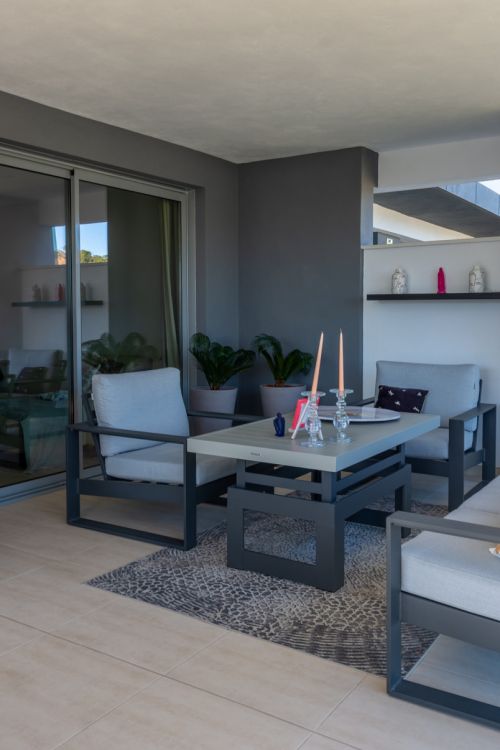 Brand New Modern Apartment with Top Amenities in Selwo Estepona