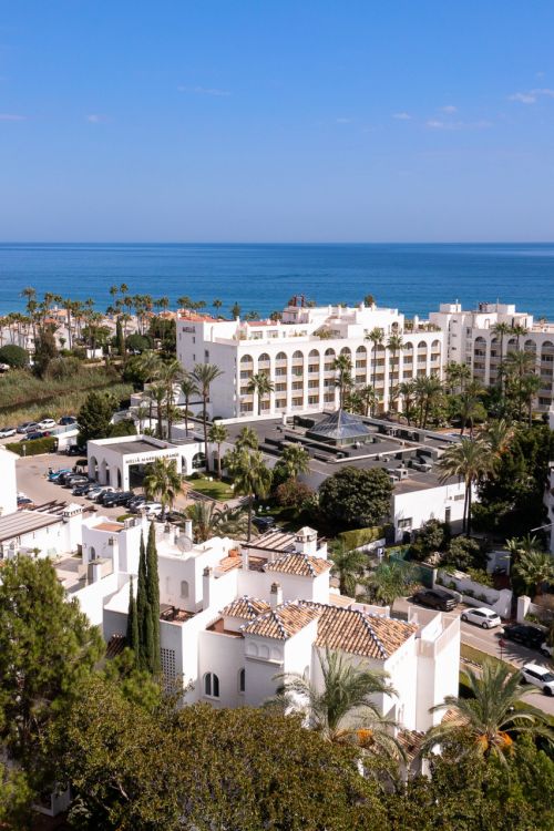 Ático-dúplex con una increíble terraza y vistas panorámicas en el corazón de Puerto Banús