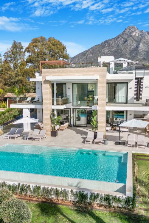 Stunning Contemporary Villa in Lomas del Marques – Marbella's Golden Mile