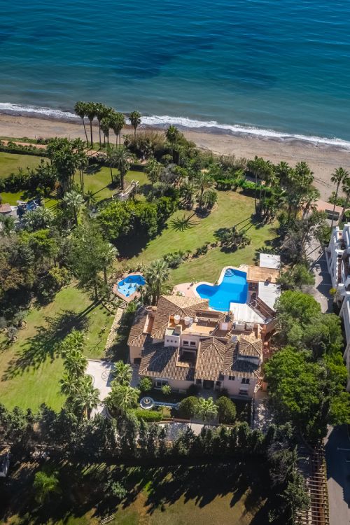 Villa te koop in Hacienda Beach, Estepona Oost