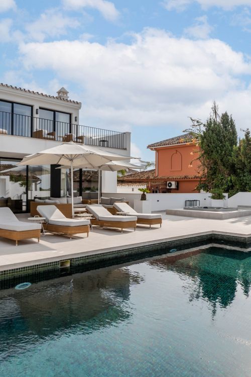 Villa te koop in El Rosario, Marbella Oost