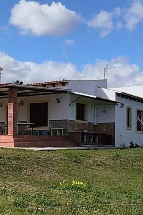 Hermosa, gran villa de campo con fantasticas vistas al mar