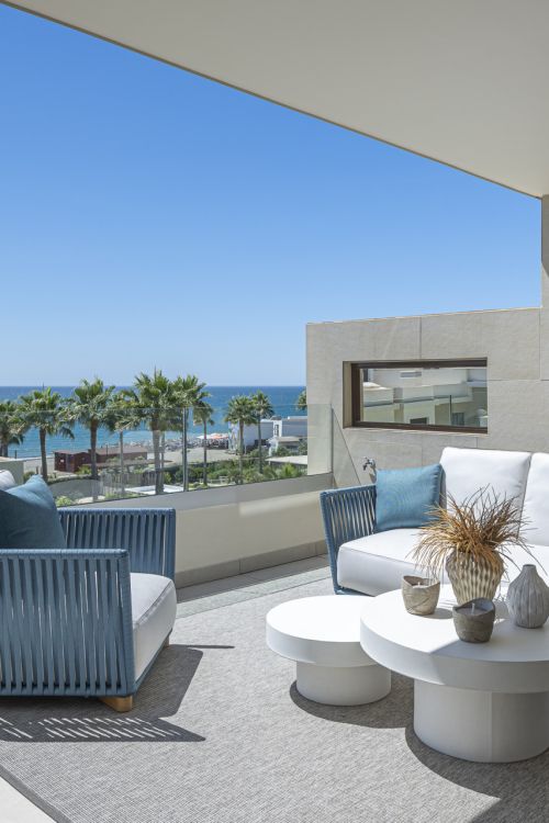 Exclusivo apartamento en primera línea de playa con impresionantes vistas al mar – Velaya, Estepona