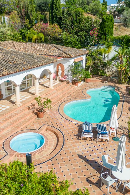 Andalusian Style Villa in El Rosario