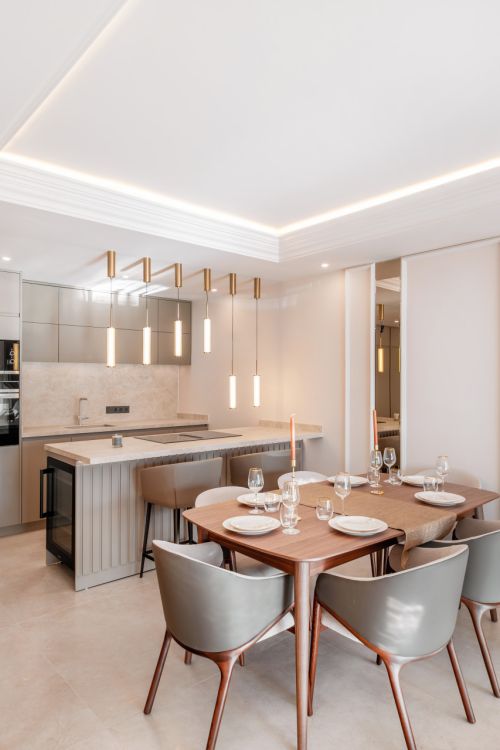 Beachfront 3-Bed Apartment on the New Golden Mile