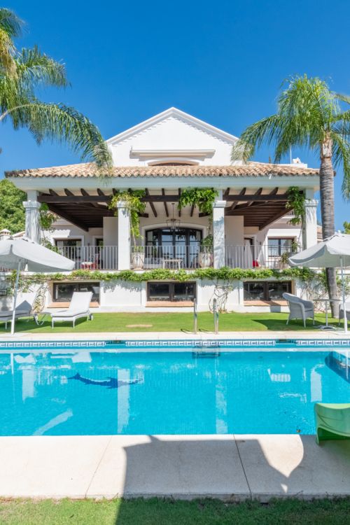 Wonderful villa in La Zagaleta, with sea views and an indoor swimming pool and SPA!