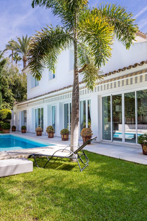 Villa te koop in Los Monteros, Marbella Oost