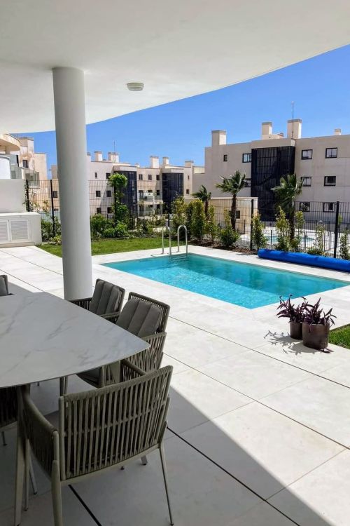 Luxury 3 bed garden villa in Higuerón West with Tourist Licence