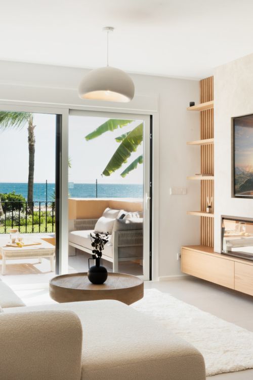 Luxury Beachfront Apartment