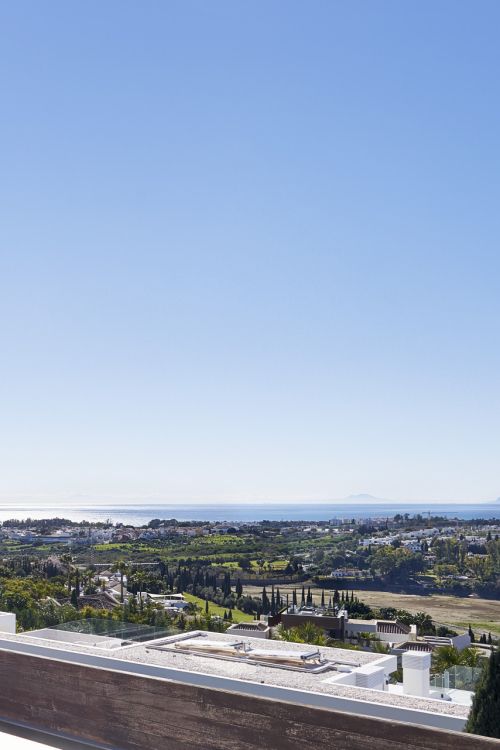 Ático de lujo en Bel Air, Estepona con vistas panorámicas