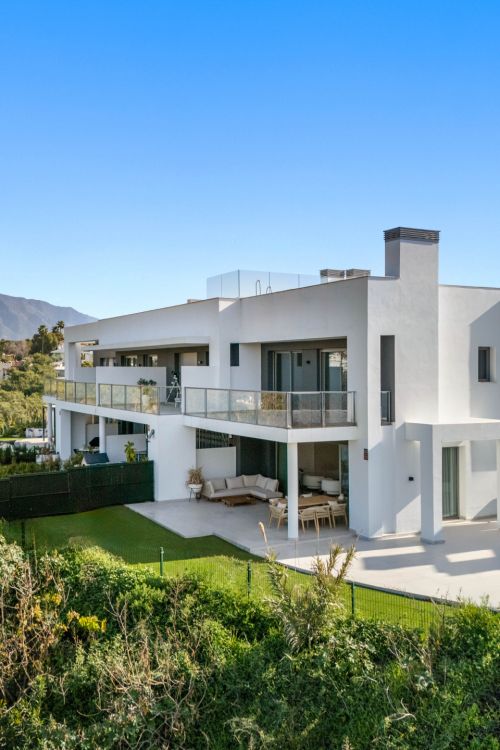 Half Vrijstaande Villa te koop in Guadalmina Alta, San Pedro de Alcantara