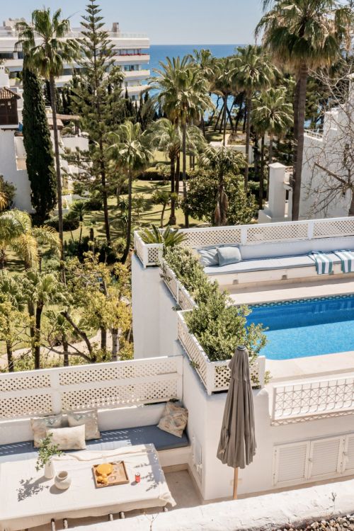 Stunning penthouse with private pool and unbeatable location - Frontline Beach on the Golden Mile!
