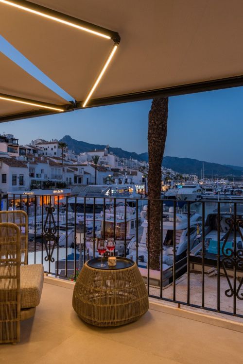 Luxury Renovated Frontline Apartment with Panoramic Views in Benabola, Puerto Banús