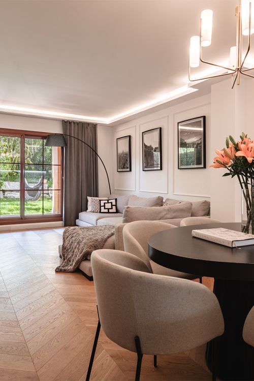 Fully renovated garden apartment in Gazules del Sol, a gated complex close to amenities in Benahavís