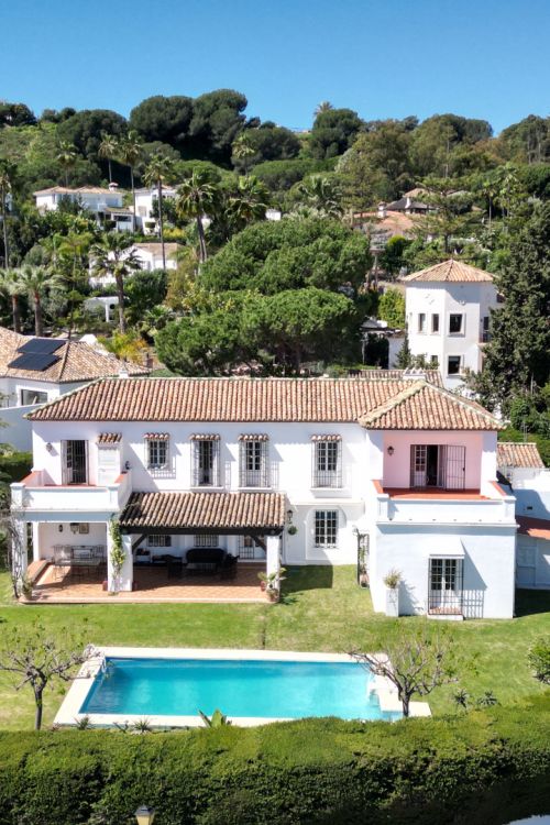 New to the market, Exclusivity:  Detached Villa for Sale in Nueva Andalucía, Marbella – Prime Location with Sea Views