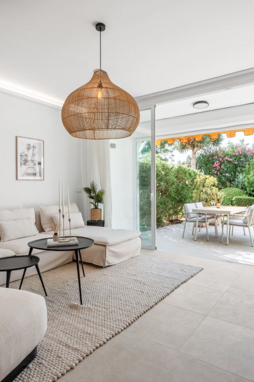 Scandinavian style townhouse with sea view in Aloha