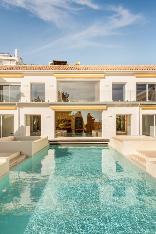 Fully Renovated Modern Villa, Golfside Guadalmina Golf