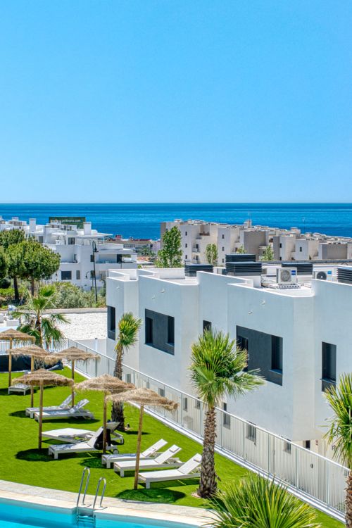Beautifully appointed three bedroom townhouse, located in the exclusive Cala Serena Village in the heart of La Cala de Mijas