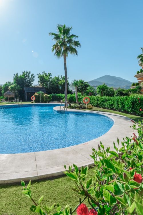 Sophisticated Ground-Floor Residence in Magna Marbella