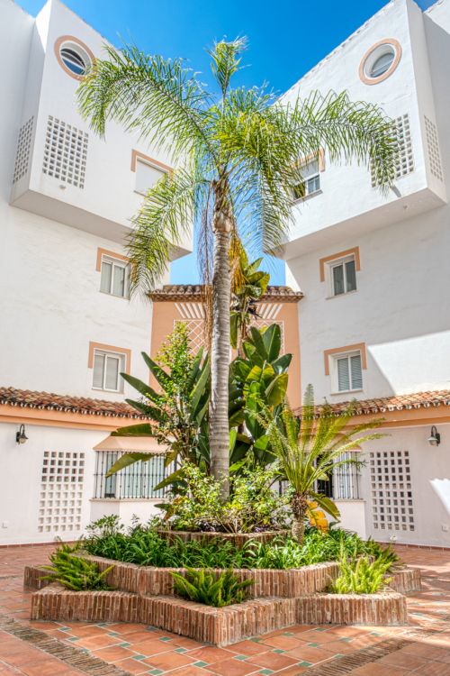 Spacious Three Bedroom, South-Facing Ground Floor Apartment in La Herradura, Marbella