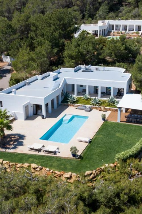 Elegant Ibiza Villa near Sant Josep – 6 Bedrooms, Panoramic Views & Mediterranean Serenity on 10,000m² of Land