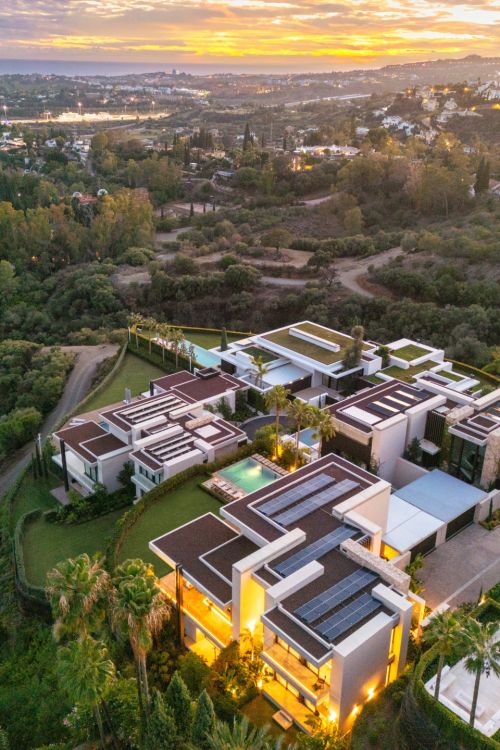 Luxury Villa with Panoramic Views in La Quinta