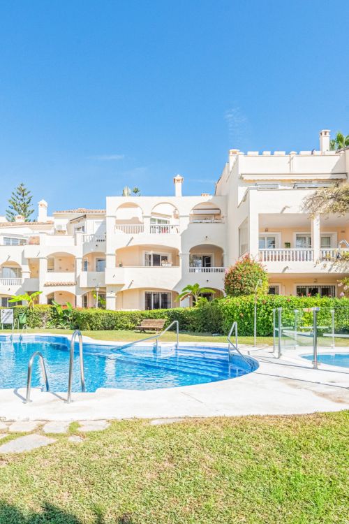 Exceptional Ground Floor Corner Apartment in El Paraíso, Estepona