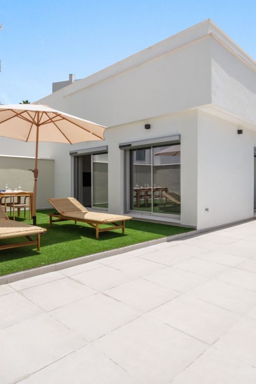Elegant 2-Bedroom Penthouse with Panoramic Sea and Mountain Views in Oceana Gardens, Estepona