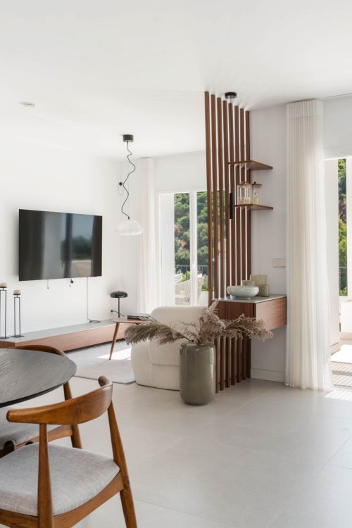 A Refined Top-Floor apartment with Panoramic Views in La Quinta