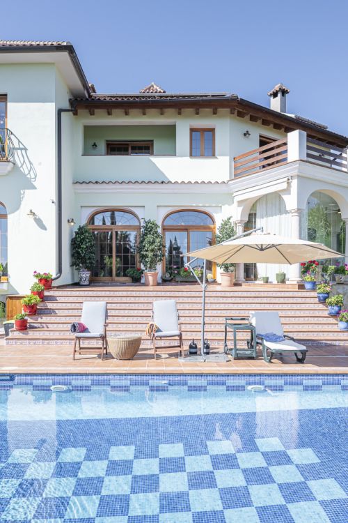 Modern Villa Close to the Beach for Sale in El Rosario, Marbella East