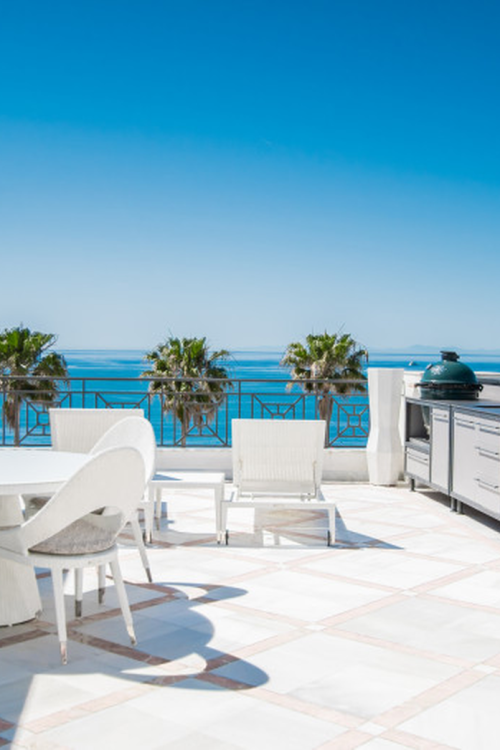  Estepona – Luxury Duplex Penthouse with Private Rooftop Solarium and open sea views