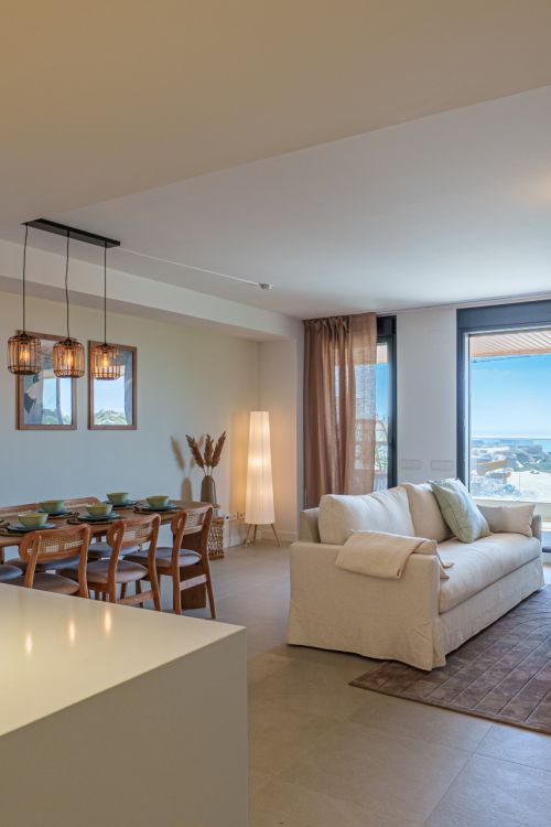 Moderno Apartamento recién construido de 2 Dormitorios con vistas al mar en Selwo