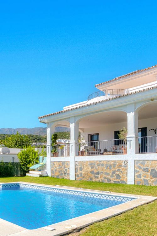 Beautiful five bedroom, Southwest-Facing Villa with Golf Views in Valle Romano (Estepona)