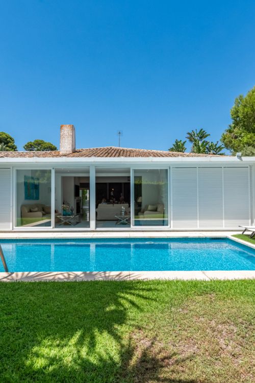 Half Vrijstaande Villa te koop in Los Monteros, Marbella Oost