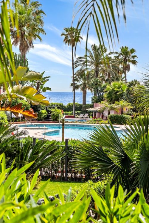 Immaculate three bedroom west facing ground floor apartment in the prestigious and gated beachfront community Menara Beach