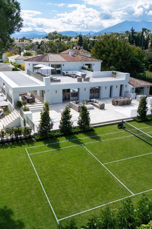 Villa Summer – Elegancia Atemporal en la Milla de Oro de Marbella