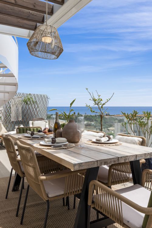 Elegant Penthouse with Rooftop Solarium in Le Mirage Phase III, Cancelada