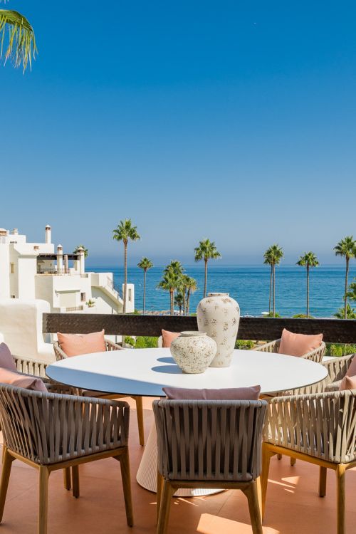 Beachfront luxury penthouse close to Estepona town!