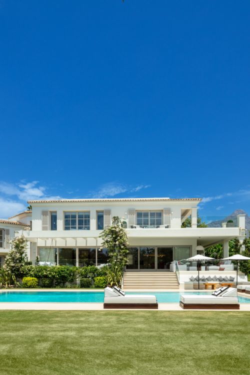 Villa te koop in Aloha, Nueva Andalucia