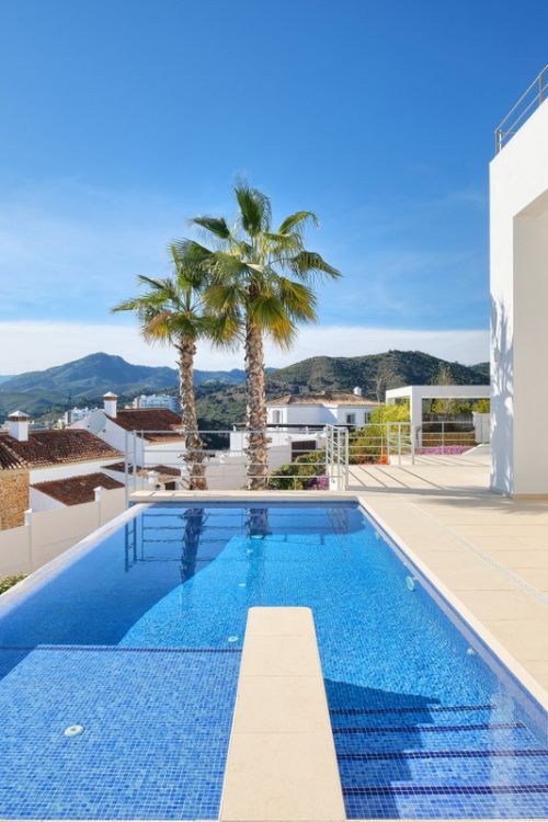 Villa for sale in Benahavis