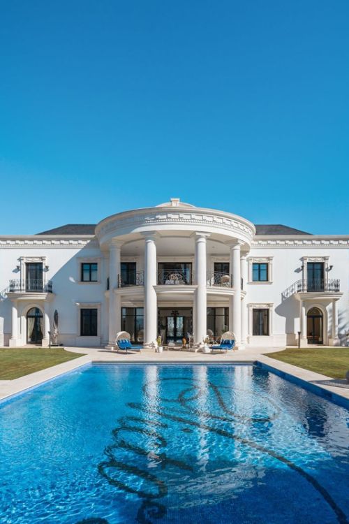 Villa te koop in Hacienda las Chapas, Marbella Oost