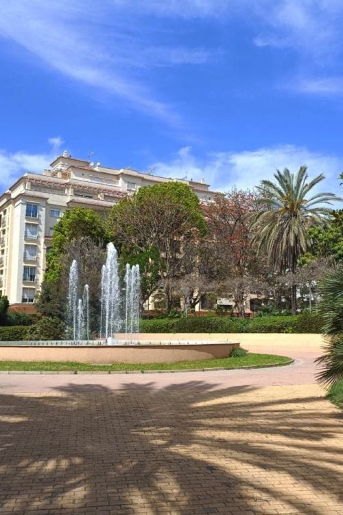 Luminoso Ático en el Corazón del Moderno Estepona