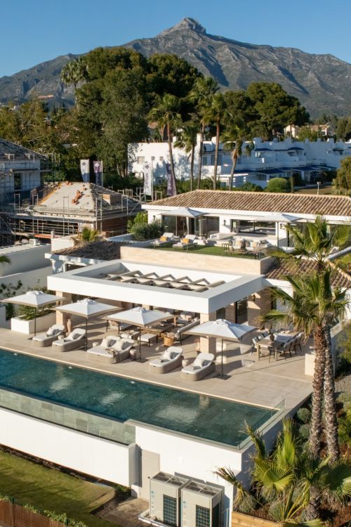Villa te koop in Aloha, Nueva Andalucia